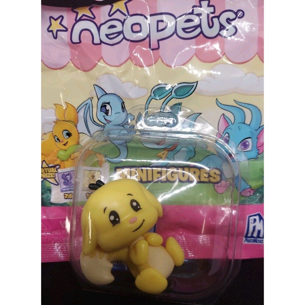 Neopets Phatmojo Minifigure Blind Bag Kacheek with Bag and Code